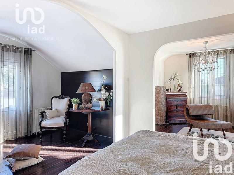 Maison - 200 m² - 8 pièces