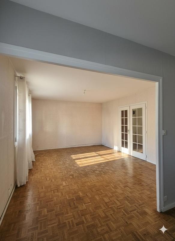 Appartement - 98 m² - 5 pièces