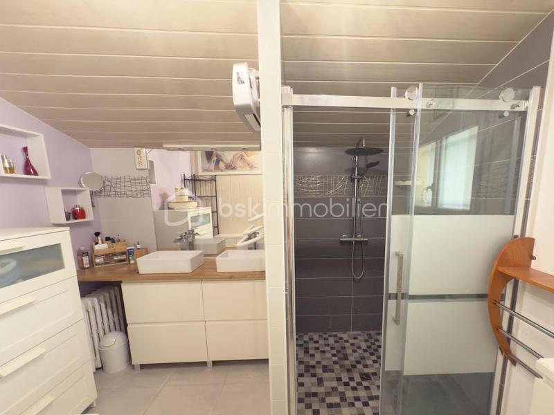 Propriété - 145 m² - 5 pièces