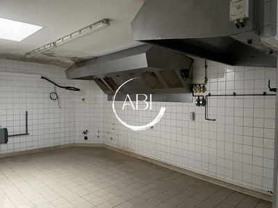 Local commercial - 217 m²