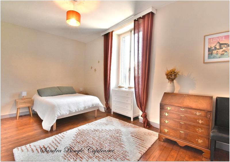 Maison de ville - 227 m² - 10 pièces