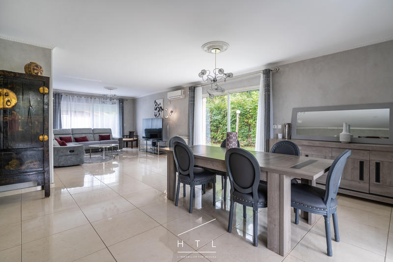 Maison - 215 m² - 7 pièces