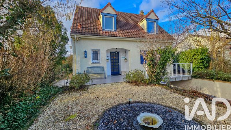 Maison - 90 m² - 5 pièces