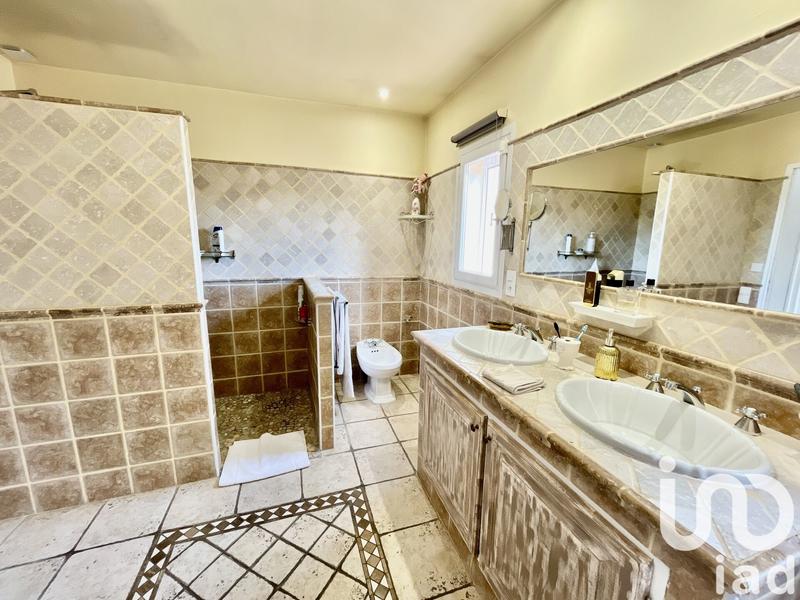 Maison - 200 m² - 6 pièces