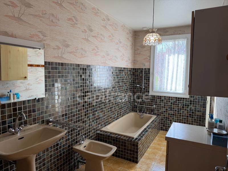 Maison - 141 m² - 7 pièces