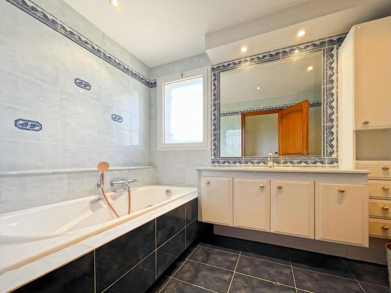 Villa - 185 m² - 5 pièces