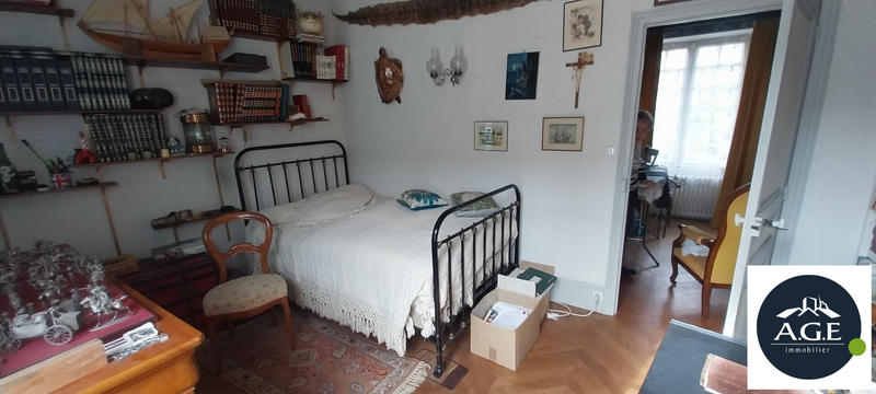 Maison - 245 m² - 6 pièces