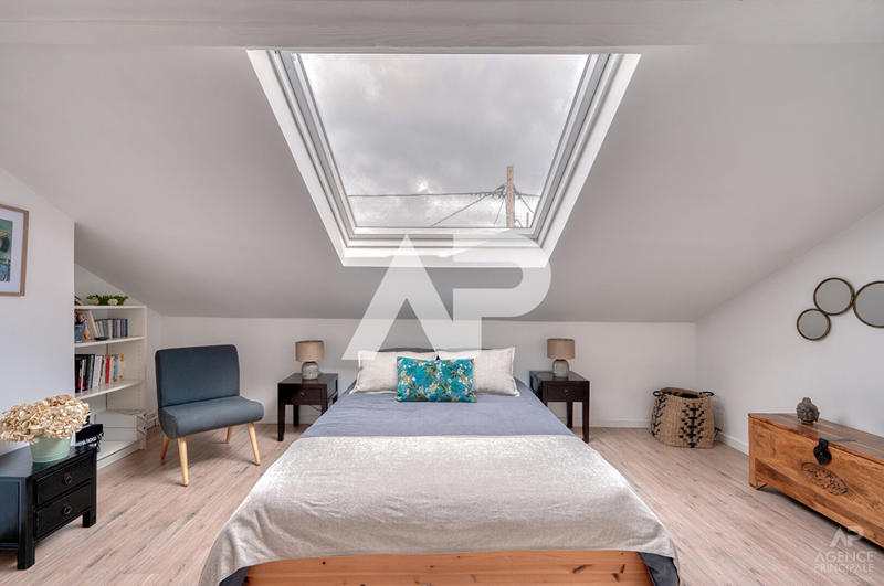 Maison - 240 m² - 6 pièces