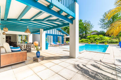 Maison - 300 m² - 7 pièces