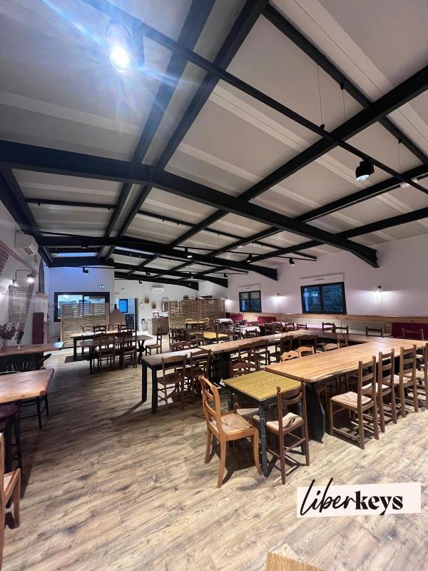 Local commercial - 470 m² - 1 pièce