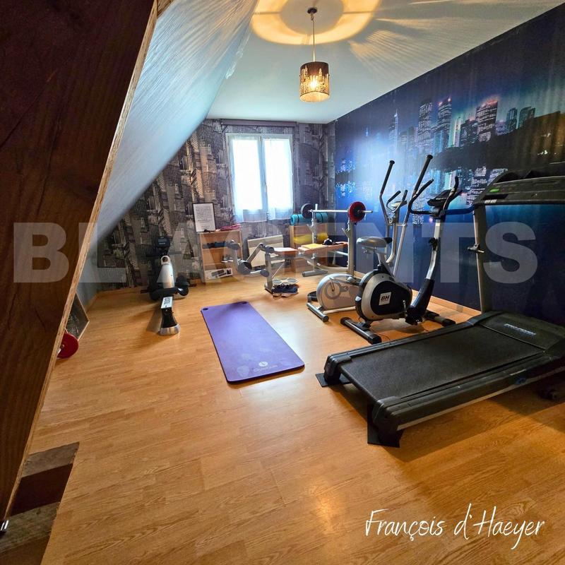 Maison traditionnelle - 133 m² - 7 pièces