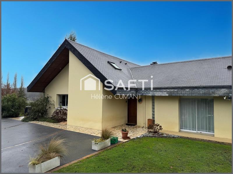 Maison - 215 m² - 9 pièces