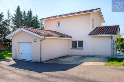 Maison - 140 m² - 5 pièces