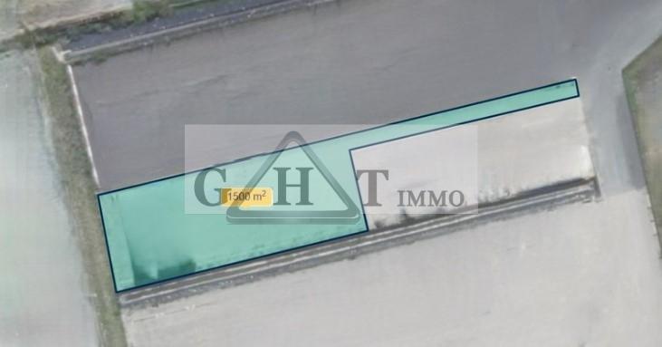 Terrain industriel - 1 500 m²