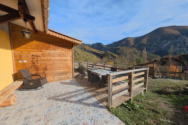 Maison - 212 m² - 9 pièces