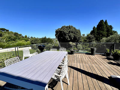 Maison - 277 m² - 6 pièces