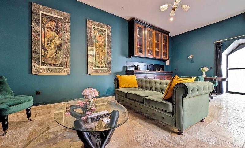 Maison - 252 m² - 8 pièces