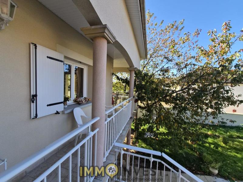 Maison - 229 m² - 10 pièces