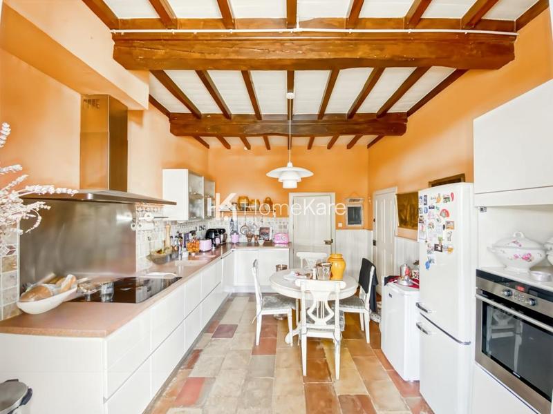 Maison de maîtres - 300 m² - 8 pièces