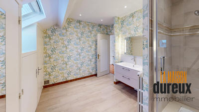 Maison - 159 m² - 6 pièces