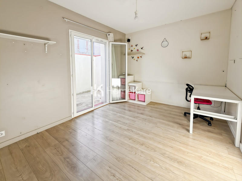 Maison - 202 m² - 8 pièces