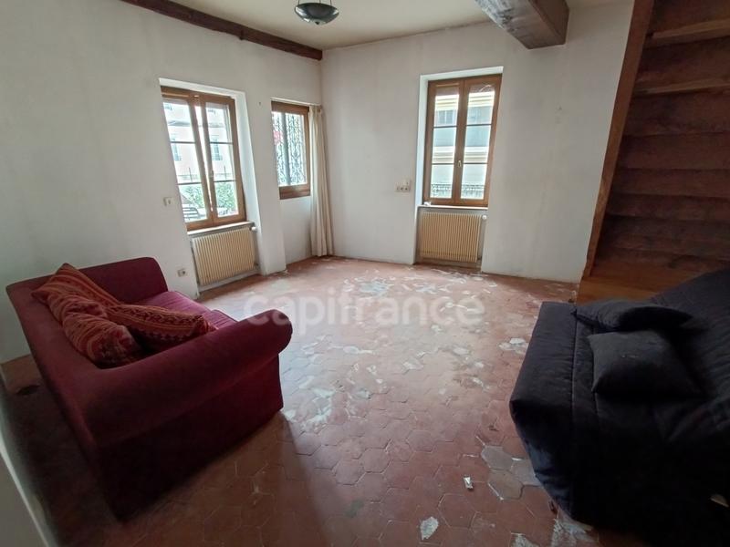 Maison - 398 m² - 8 pièces