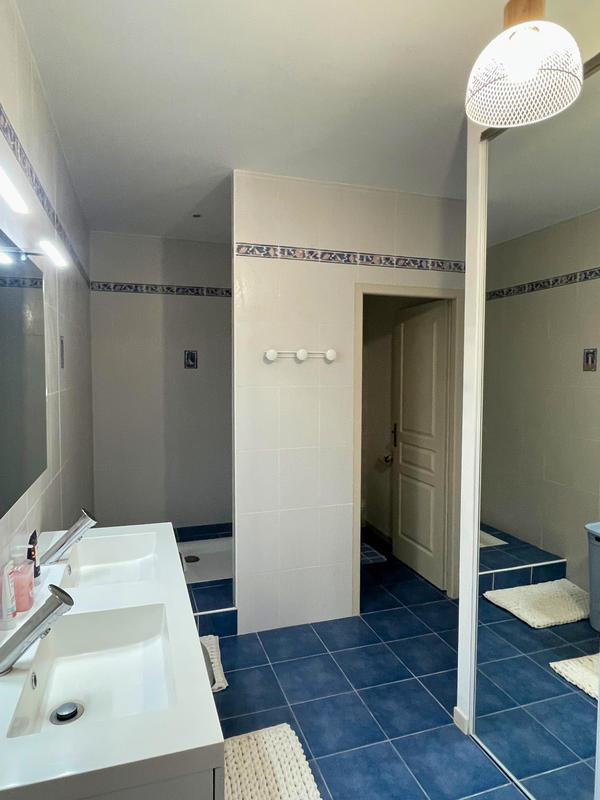 Maison - 238 m² - 4 pièces