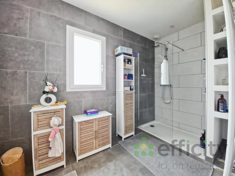 Pavillon - 270 m² - 8 pièces