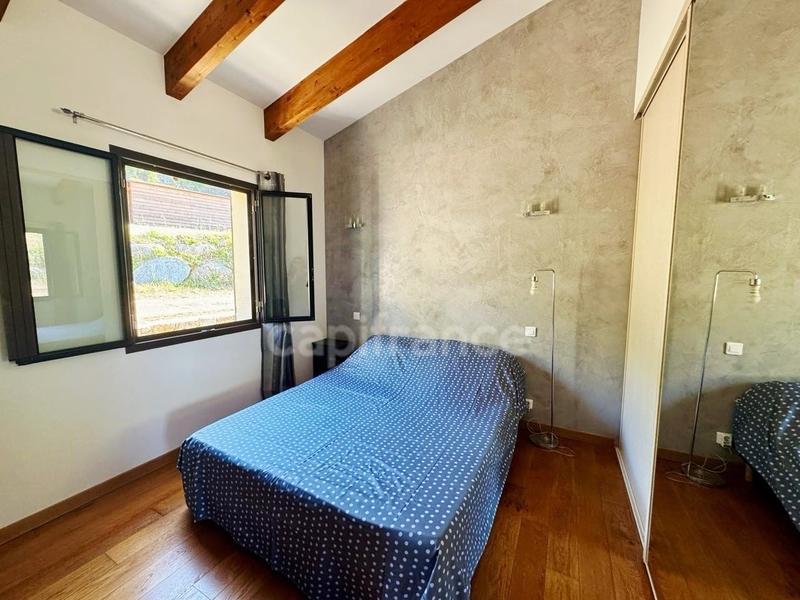 Propriété - 218 m² - 7 pièces