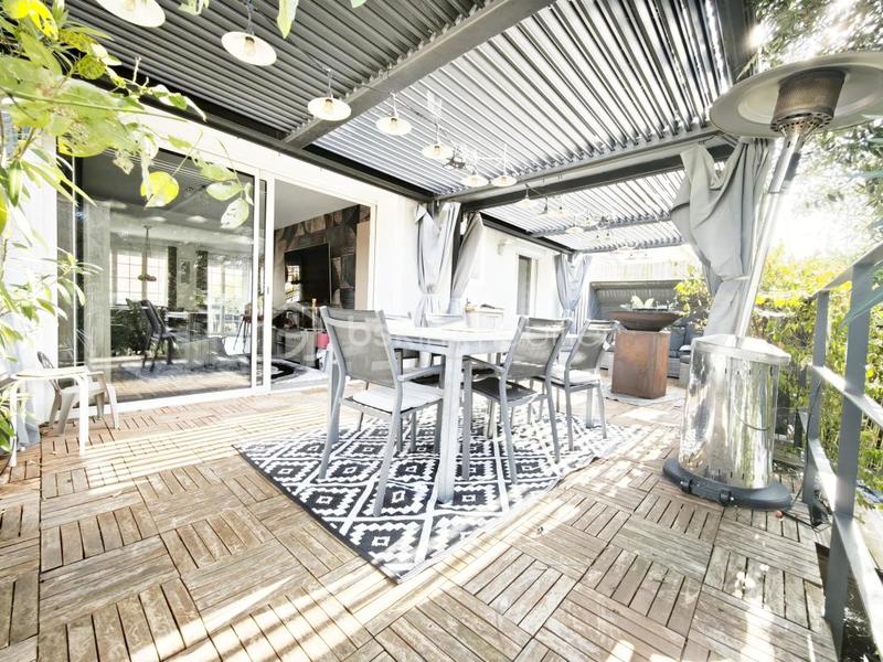 Maison - 140 m² - 5 pièces