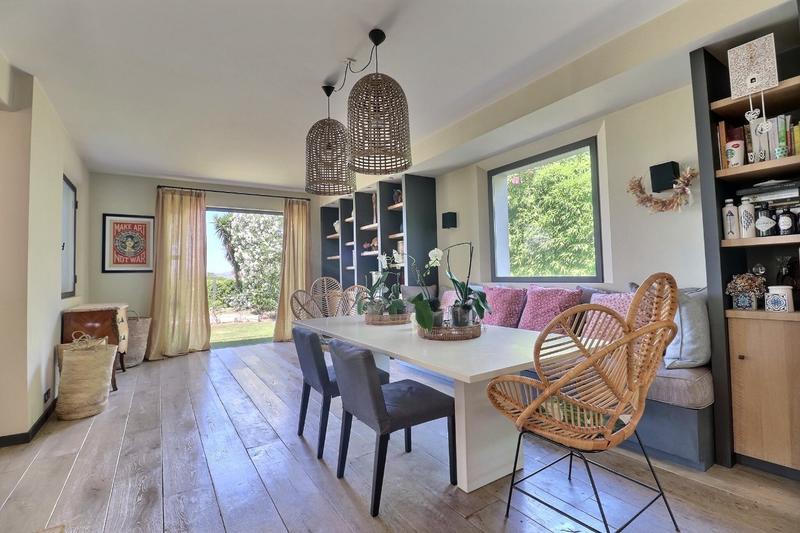 Villa - 385 m² - 7 pièces