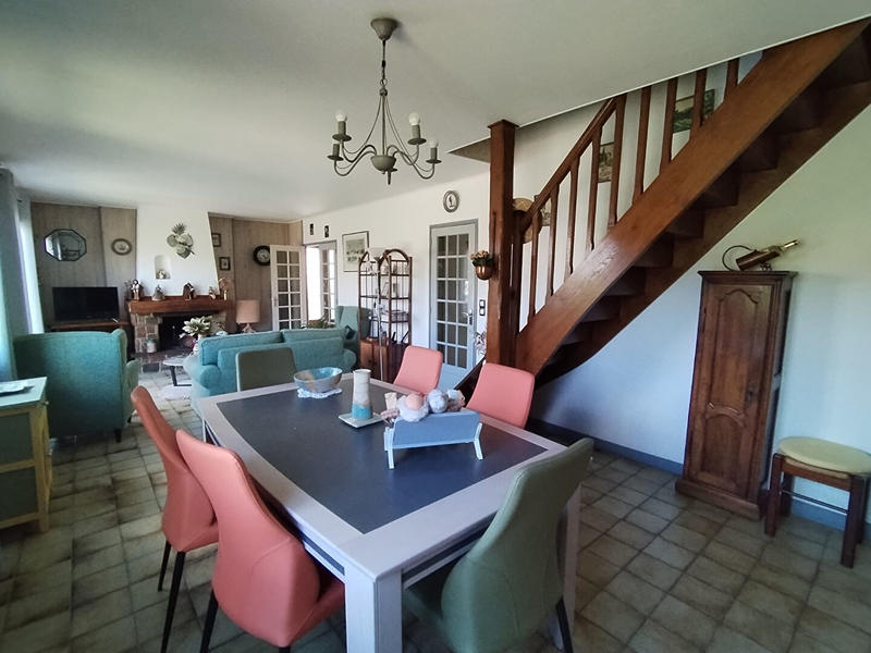 Maison - 157 m² - 8 pièces