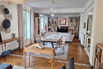 Appartement - 143 m² - 5 pièces