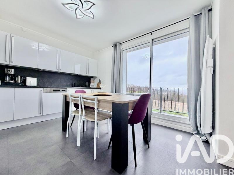 Maison - 220 m² - 10 pièces