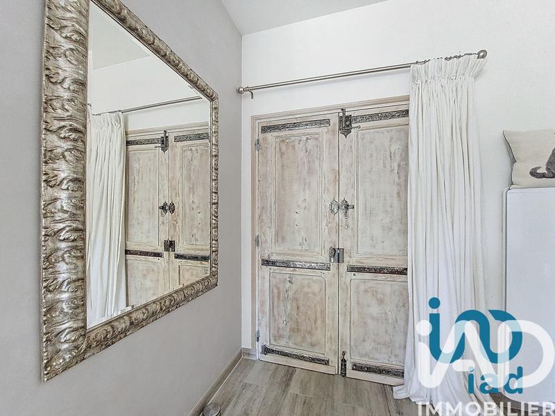 Maison - 760 m² - 11 pièces