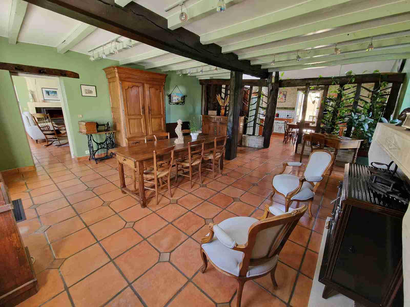 Maison - 207 m² - 7 pièces