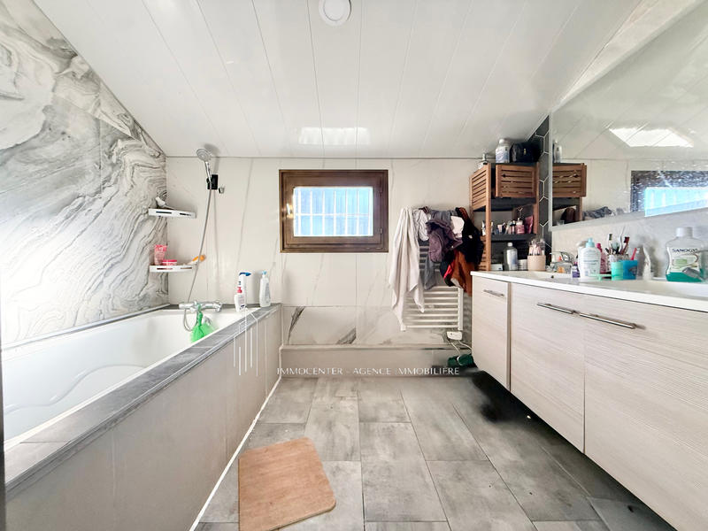 Maison - 100 m² - 5 pièces