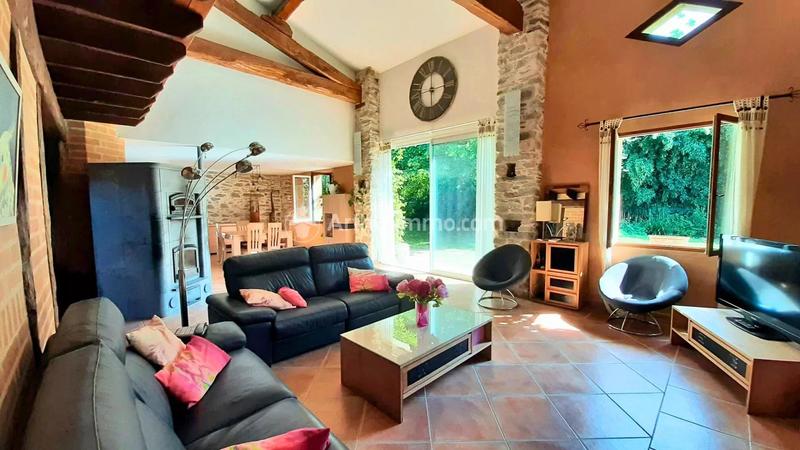 Maison - 262 m² - 7 pièces