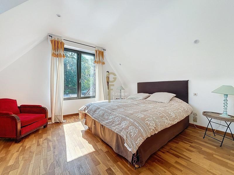 Maison - 312 m² - 9 pièces