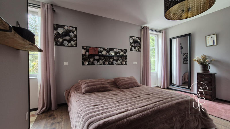 Maison ancienne - 223 m² - 8 pièces