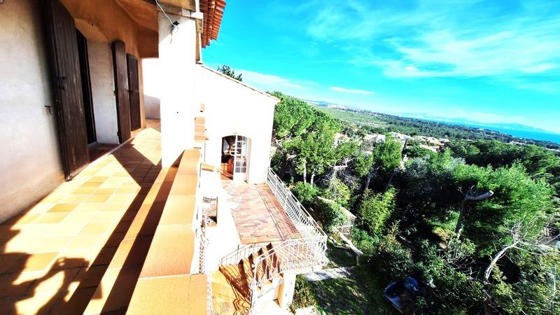 Villa - 266 m² - 8 pièces