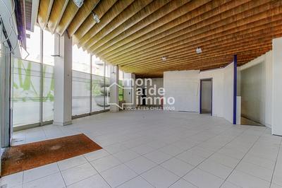 Local commercial - 148 m² - 3 pièces