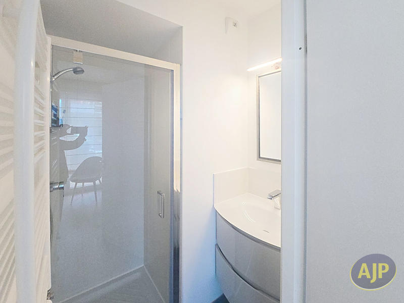 Appartement - 83 m² - 4 pièces