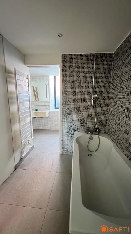 Appartement - 236 m² - 5 pièces