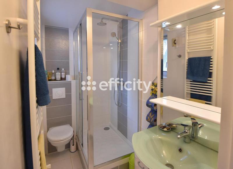 Maison - 211 m² - 11 pièces