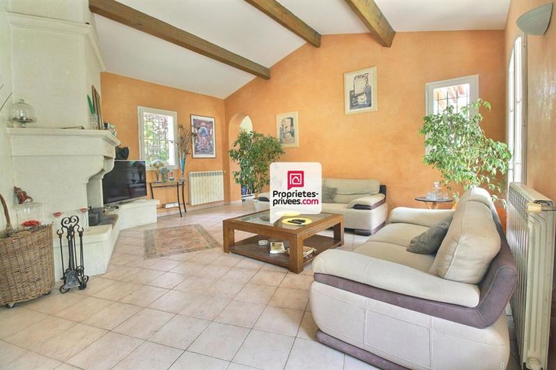 Maison - 230 m² - 8 pièces