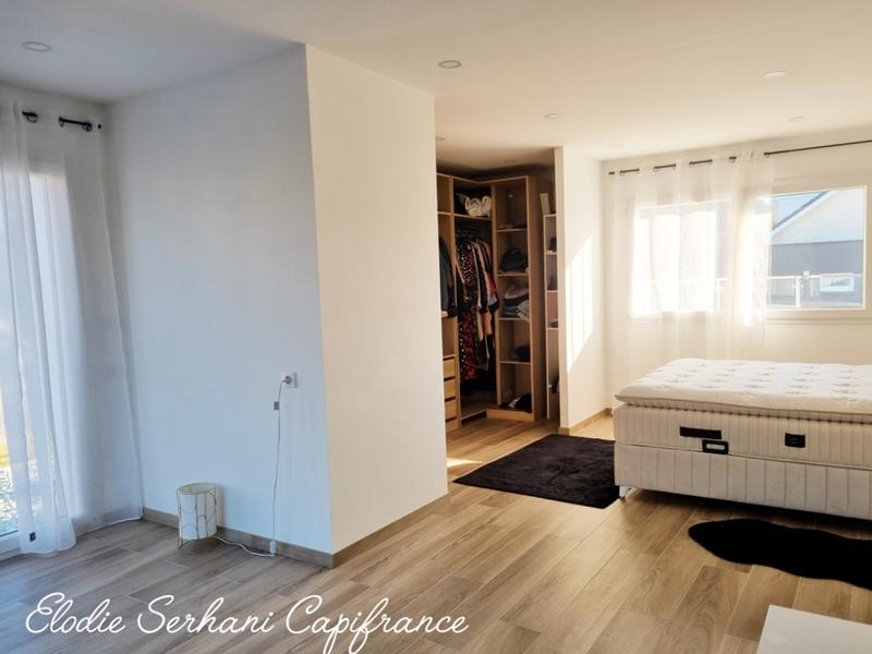 Maison - 245 m² - 7 pièces