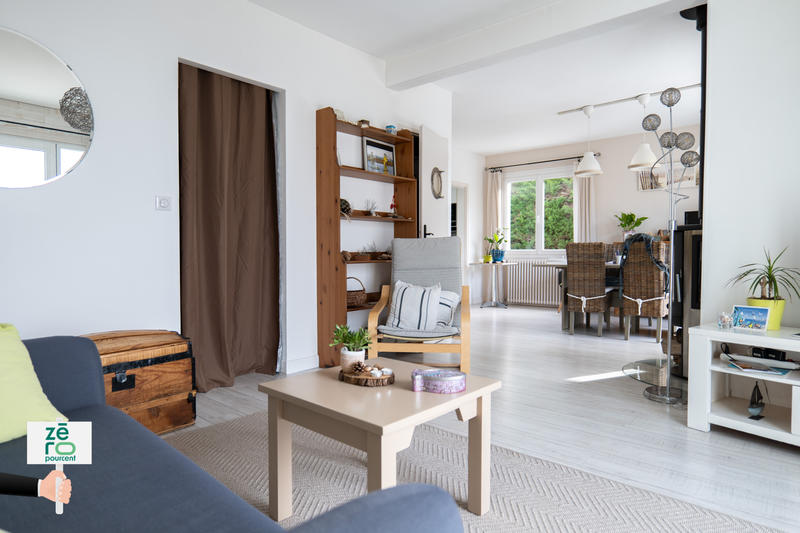 Maison - 204 m² - 8 pièces