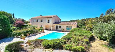 Maison - 242 m² - 7 pièces