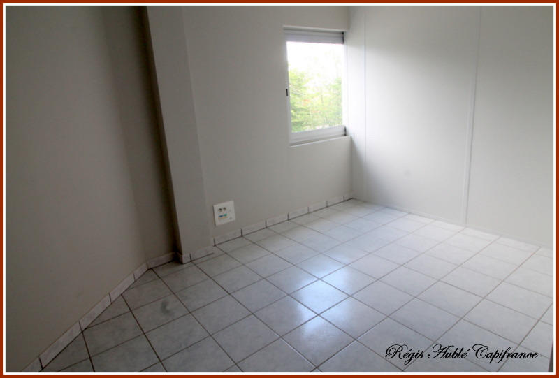 Entrepôt - 866 m² - 12 pièces